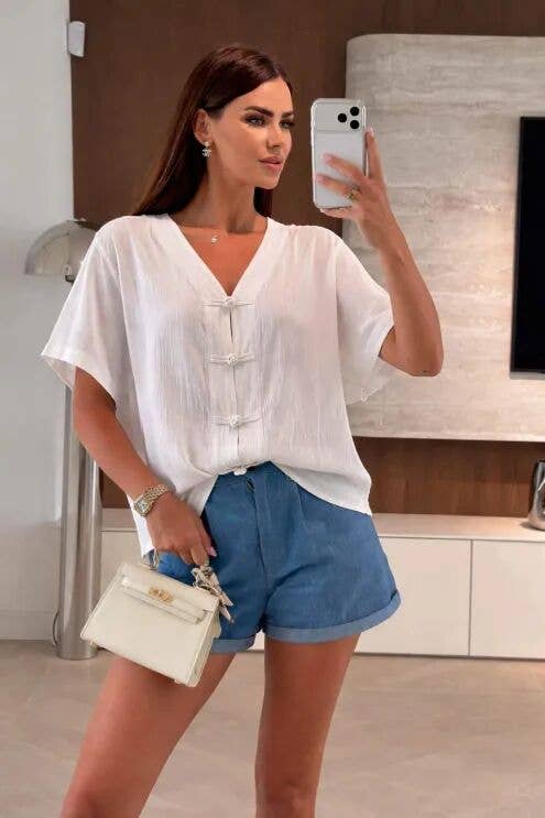 Flowy V-neck Top – Elegant Cut