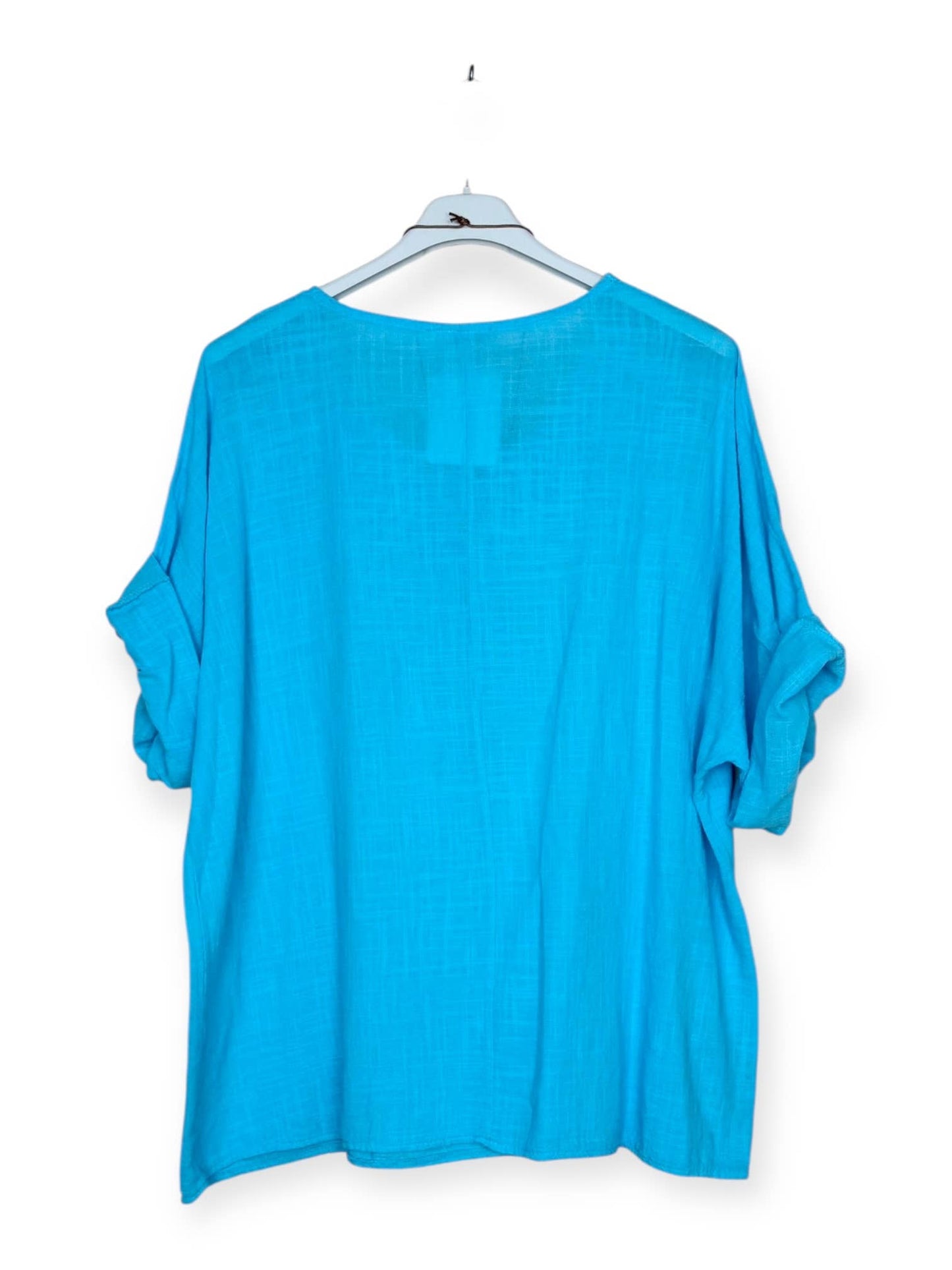 Lightweight solid cotton top with necklace