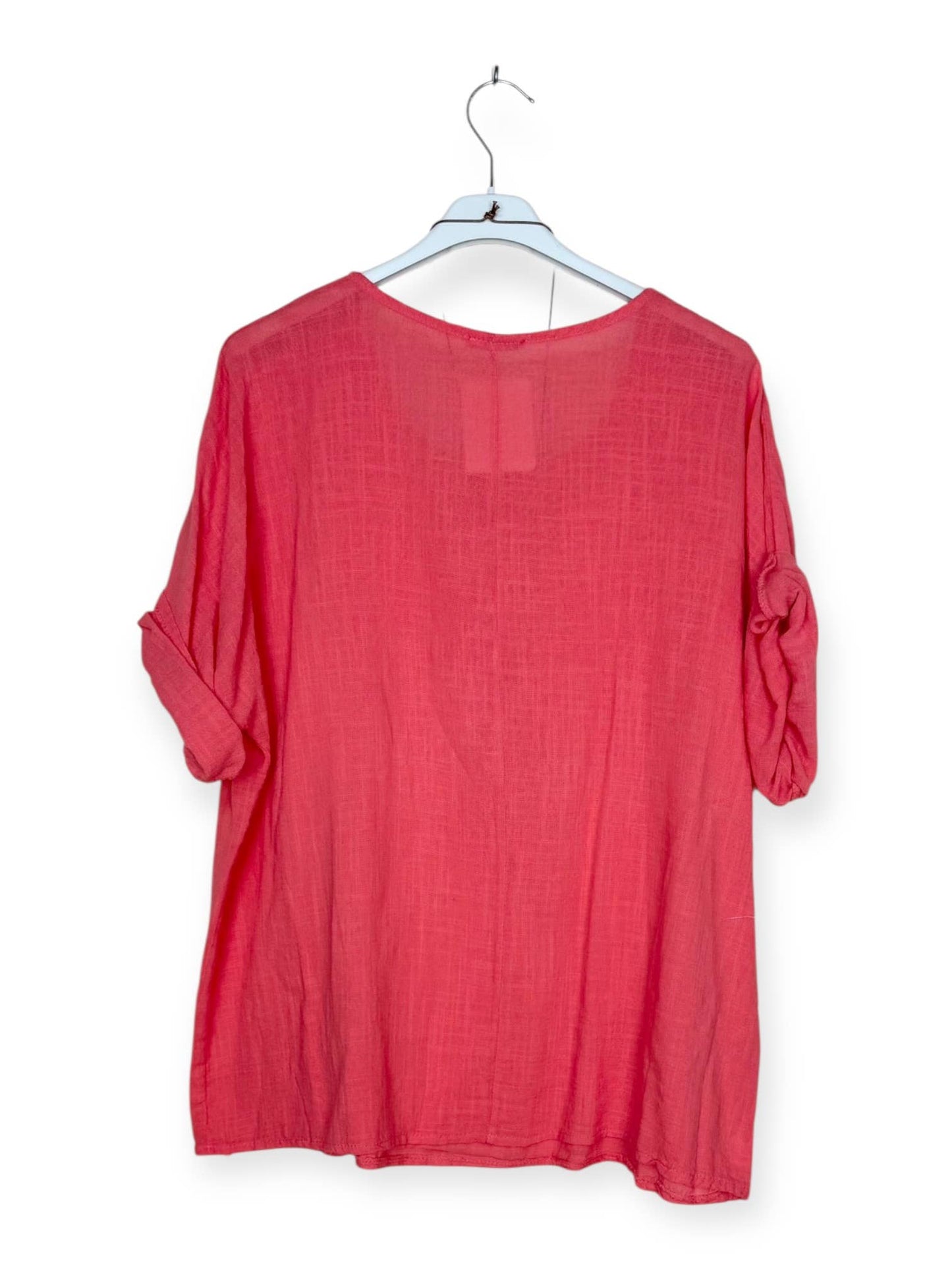 Lightweight solid cotton top with necklace