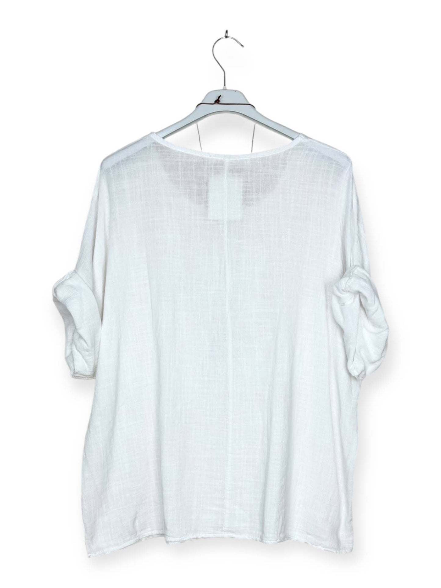 Lightweight solid cotton top with necklace