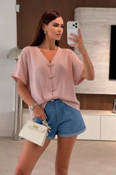 Flowy V-neck Top – Elegant Cut