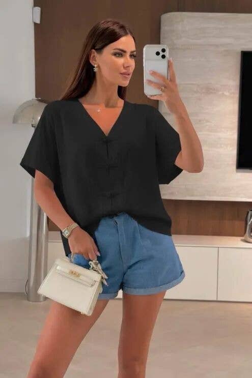Flowy V-neck Top – Elegant Cut