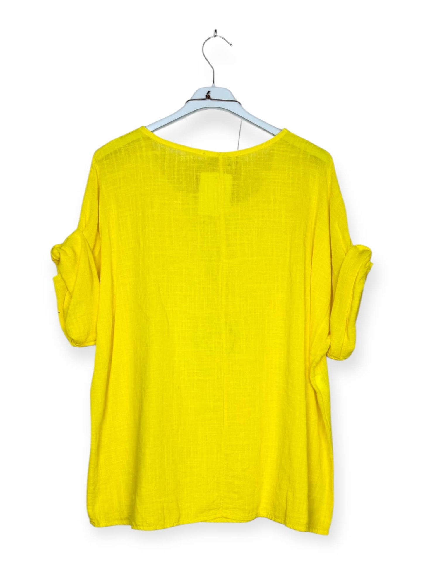 Lightweight solid cotton top with necklace